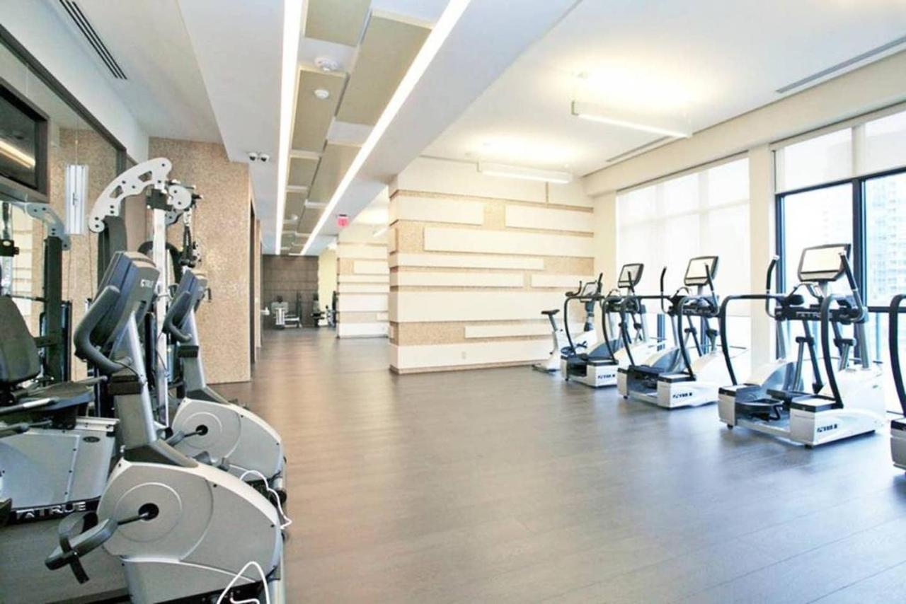 Stunning Views Of Downtown - Luxury High Rise With King Bed! Villa Toronto Exterior photo